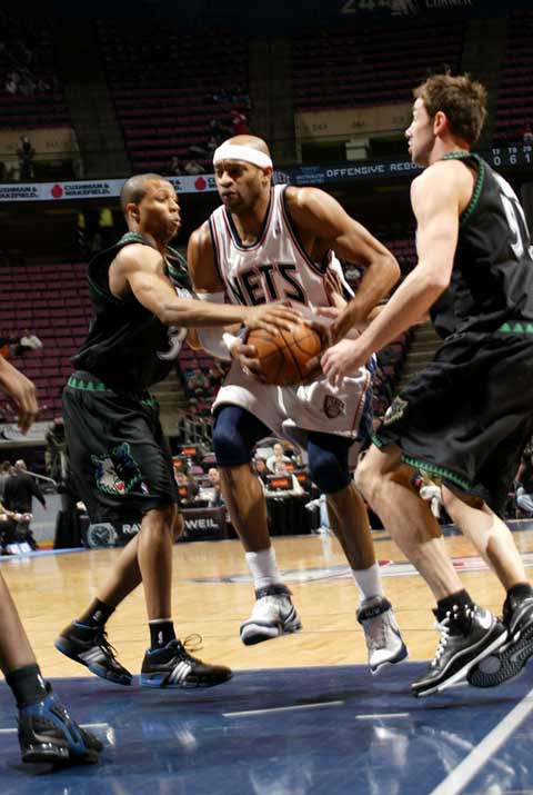 BLG公布胜者组决赛对阵TES赛前海报：激光将TES粉碎☢